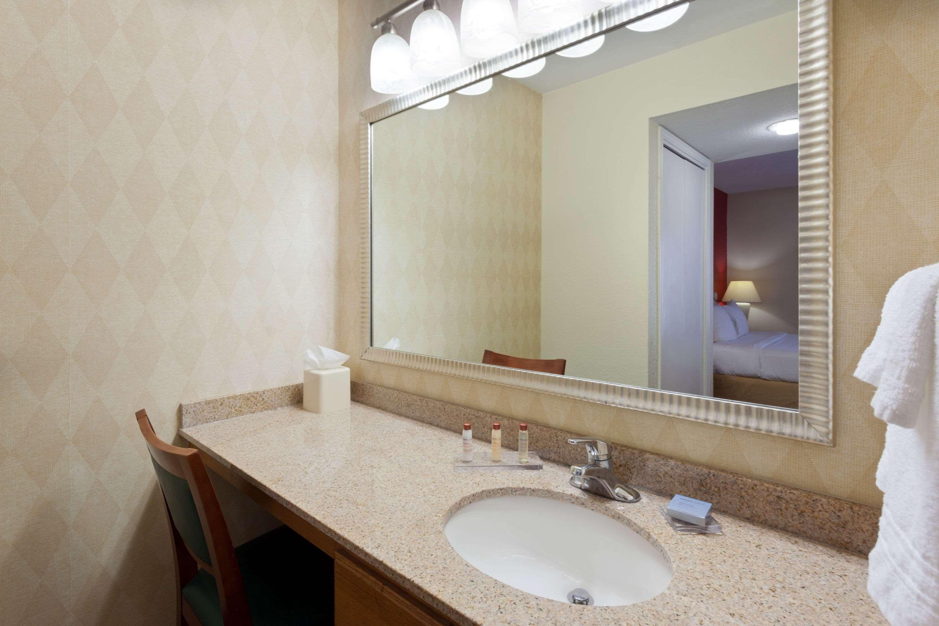 Hawthorn Suites By Wyndham Dearborn/Detroit Eksteriør billede