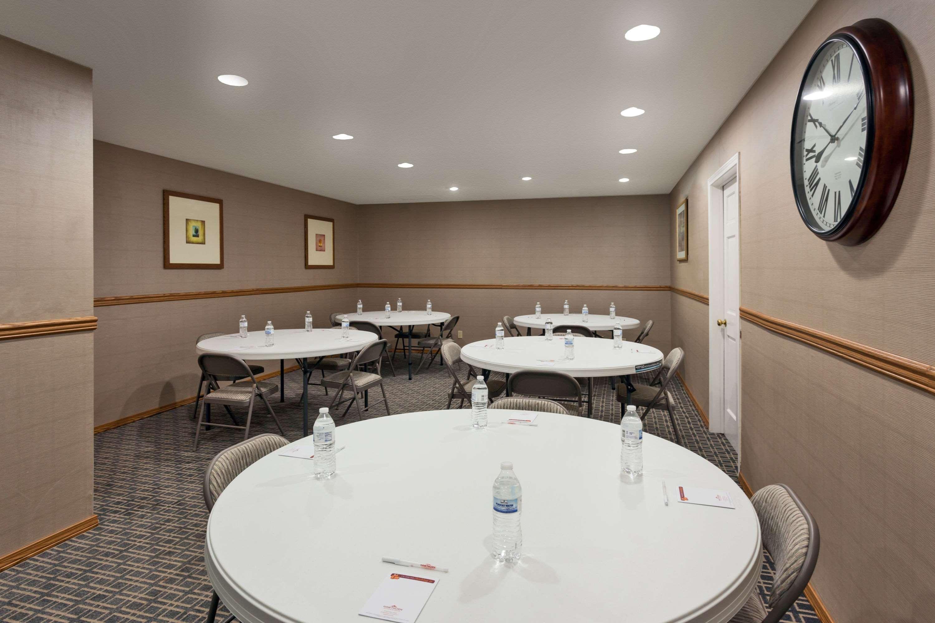 Hawthorn Suites By Wyndham Dearborn/Detroit Eksteriør billede