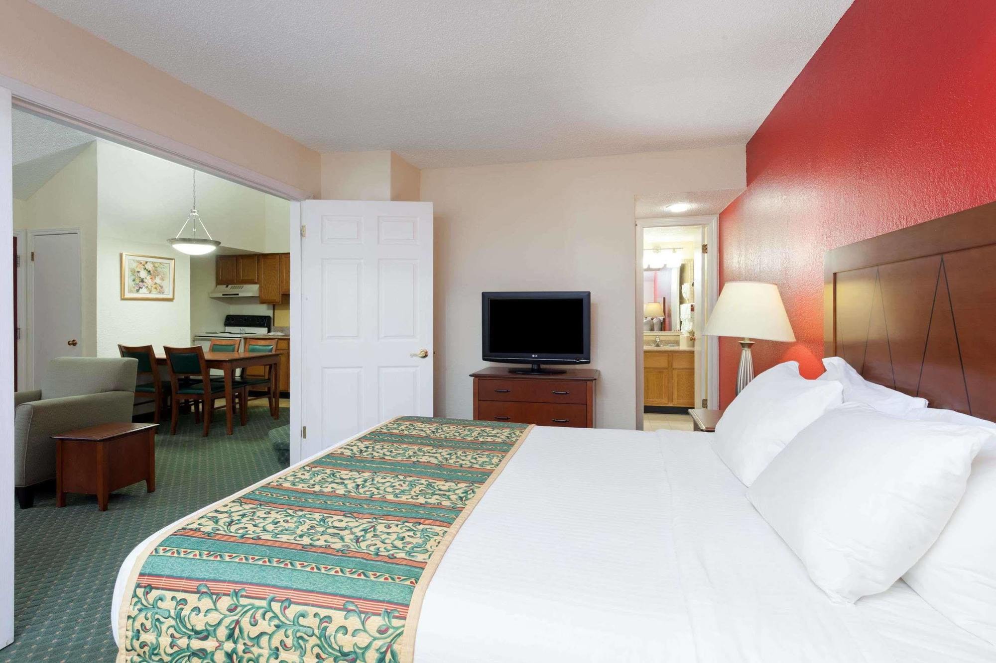 Hawthorn Suites By Wyndham Dearborn/Detroit Eksteriør billede